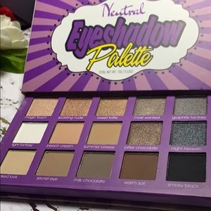 Neutral eyeshadow palette